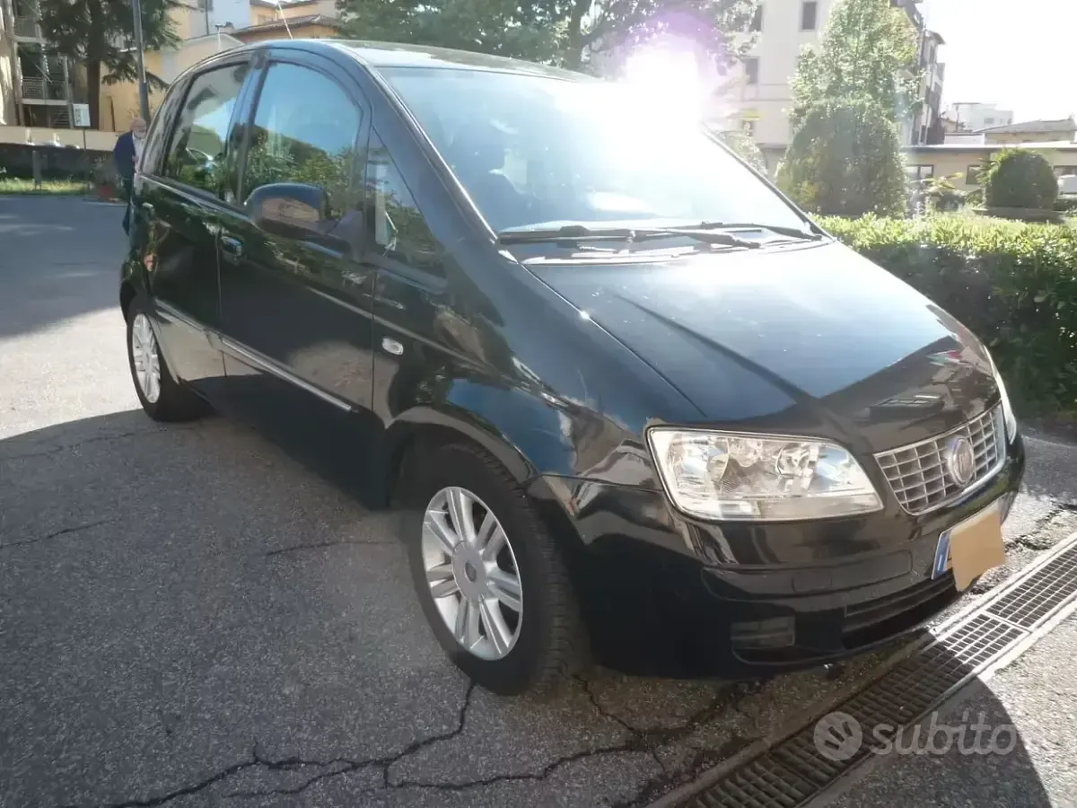 Usata Fiat Idea 95 CV (69 kW) 2011 Nero Monovolume