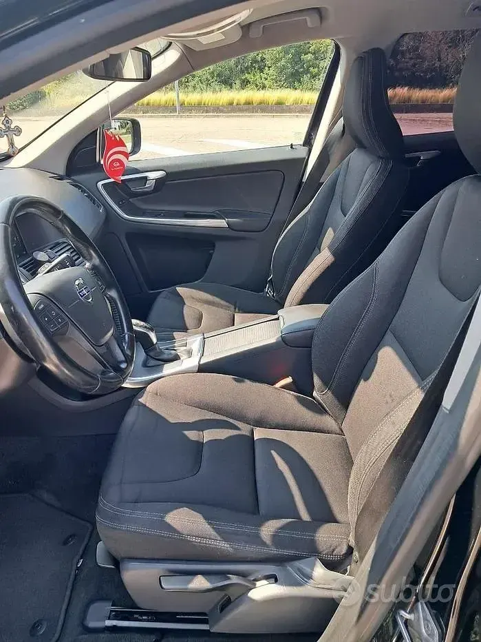 Usata Volvo XC60 Business Edition 150 CV (110 kW) 2015 Nero SUV