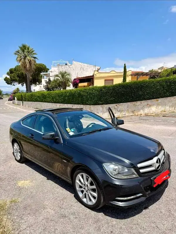 Usata Mercedes C220 Avantgarde 170 CV (125 kW) 2011 Blu/azzurro Coupé