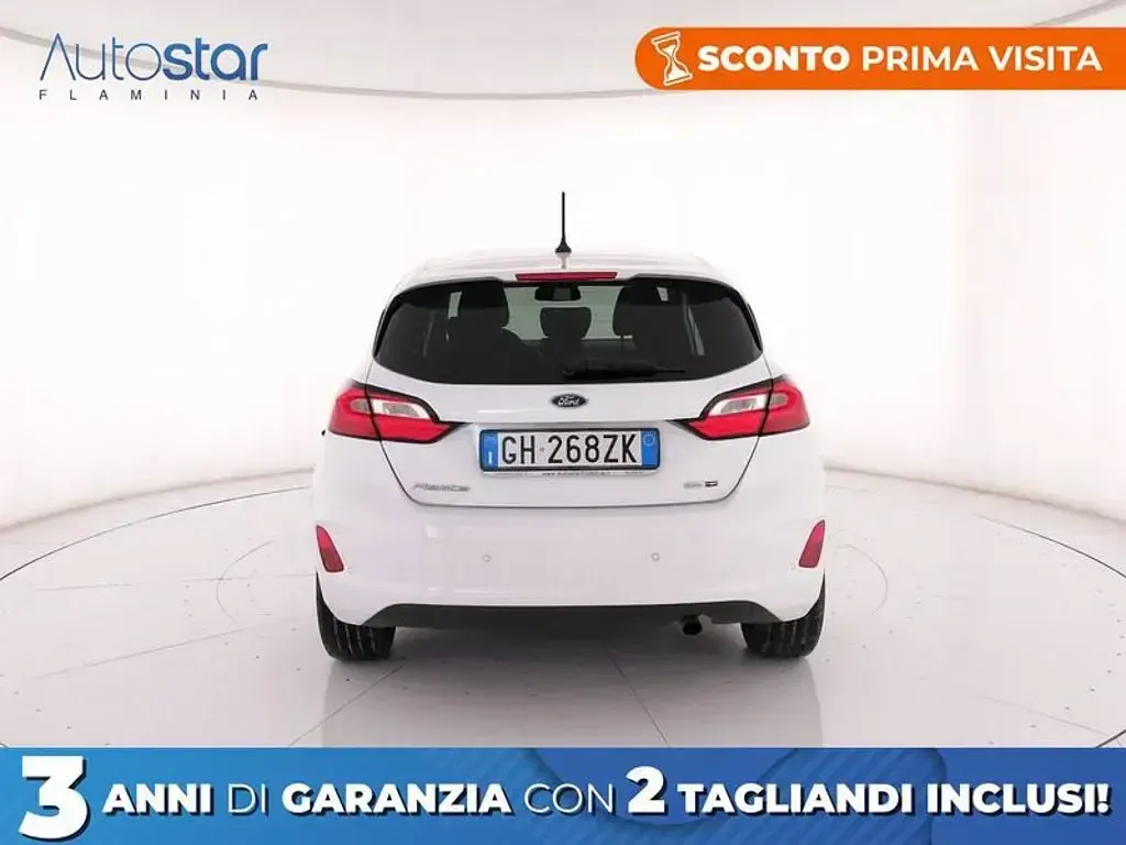 Begagnad Ford Fiesta Titanium 125 HK (91 kW) 2022 Vit Halvkombi