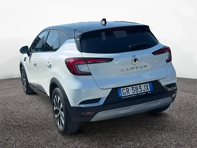 Usata Renault Captur Techno 101 CV (74 kW) 2023 Bianco SUV