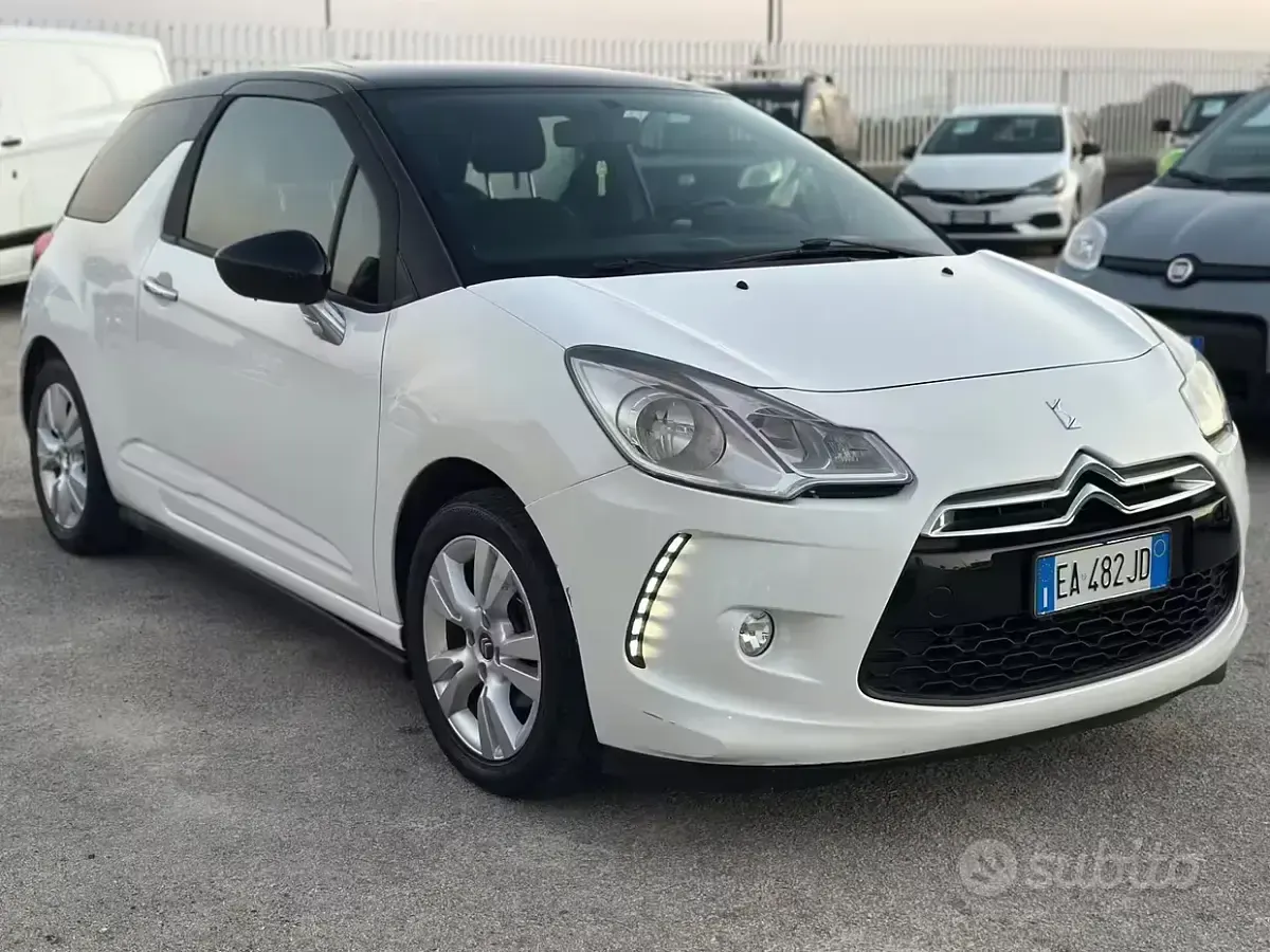 Usata Citroën DS3 Chic 95 CV (69 kW) 2010 Bianco Utilitaria