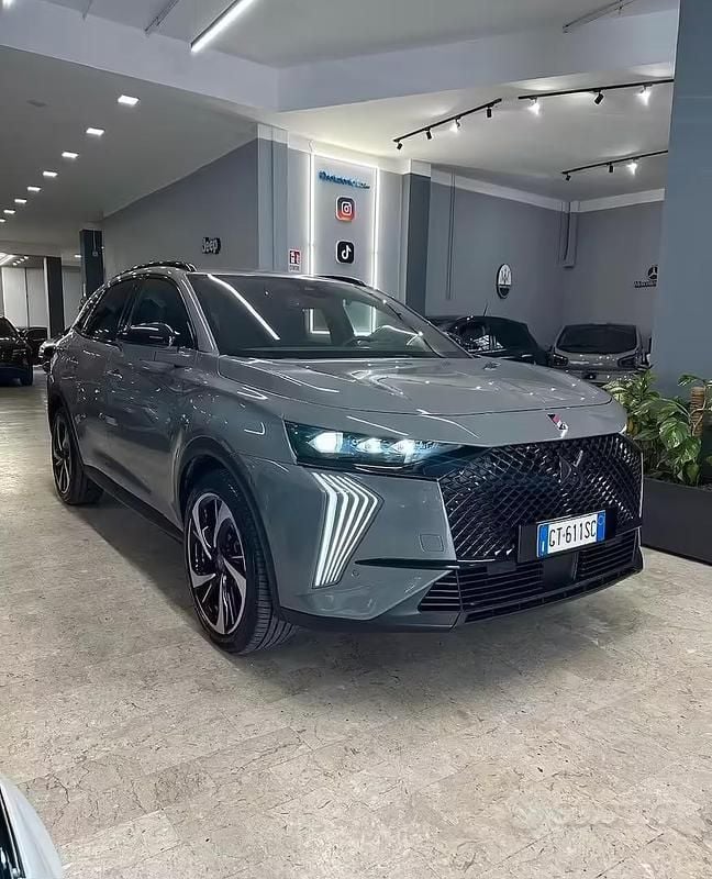 Gebraucht DS Automobiles DS7 Crossback Bastille 131 PS (96 kW) 2024 Grau SUV