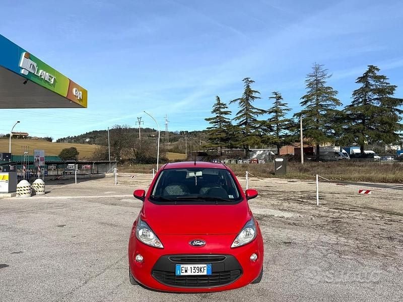 Usata Ford Ka Titanium 69 CV (50 kW) 2014 Rosso Berlina