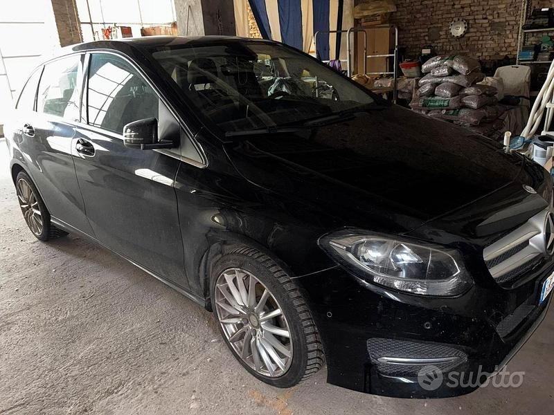 Usata Mercedes 180 2016 Nero Berlina