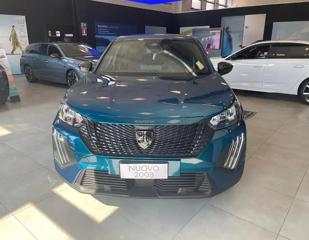 Nuova Peugeot 2008 Style 136 CV (100 kW) 2026 Blu SUV