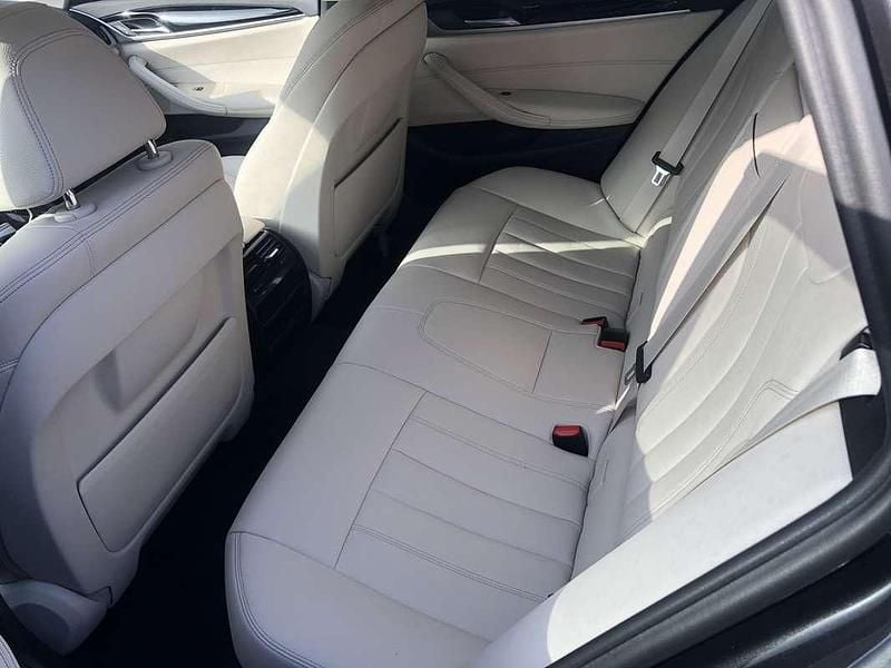 Usata BMW 520 Luxury Line 190 CV (139 kW) 2021 Nero Station wagon