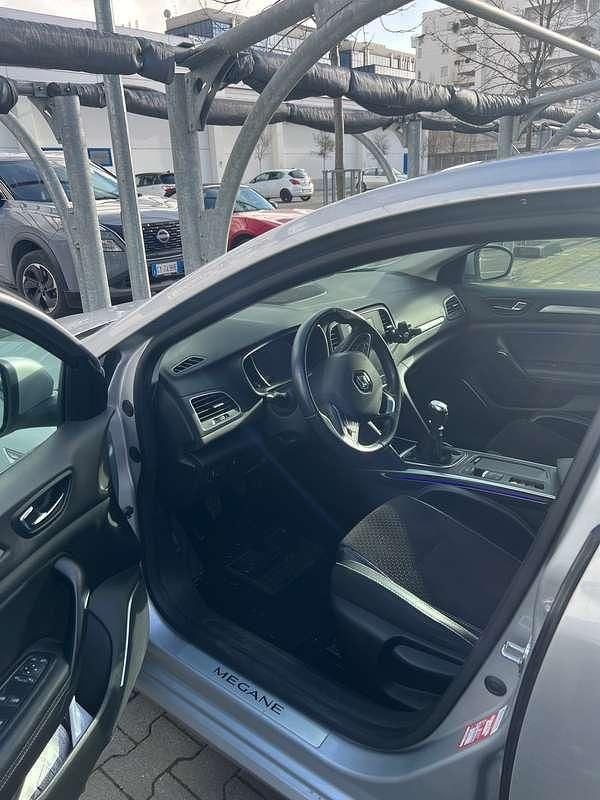 Usata Renault Mégane IV Intens 131 CV (96 kW) 2017 Argento Coupé