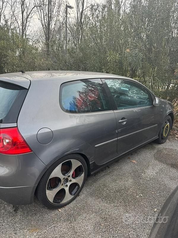 Usata VW Golf GTI 2005 Grigio Coupé