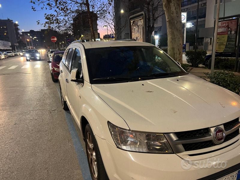 Bianco Usata 2014 Fiat Freemont SUV | 7000 € (Super prezzo) - Immagine 1/4