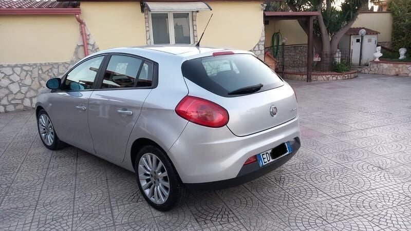 Grigio Usata 2011 Fiat Bravo Due volumi | 3500 € (Buon prezzo) - Immagine 1/2