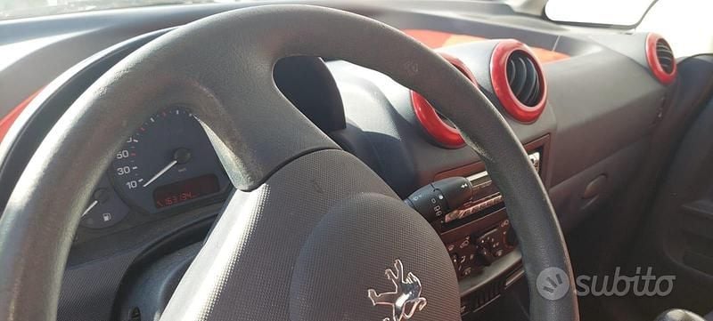 Usata Peugeot 1007 65 CV (47 kW) 2005 Nero Monovolume