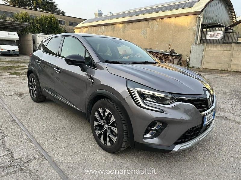 Usata Renault Captur Techno 143 CV (105 kW) 2023 Grigio SUV