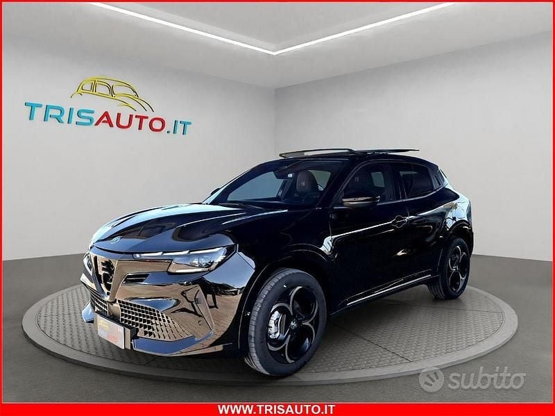 Nuova Alfa Romeo Junior 145 CV (106 kW) 2025 Nero SUV