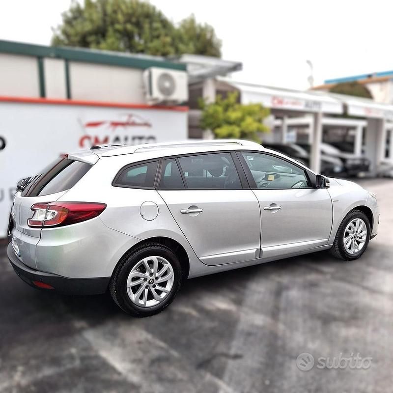 Usata Renault Mégane GrandTour LIMITED 110 CV (80 kW) 2016 Grigio Station wagon