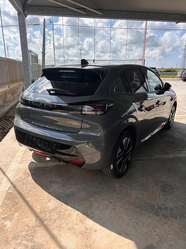 Nuova Peugeot 208 Allure 100 CV (73 kW) 2025 Grigio Utilitaria