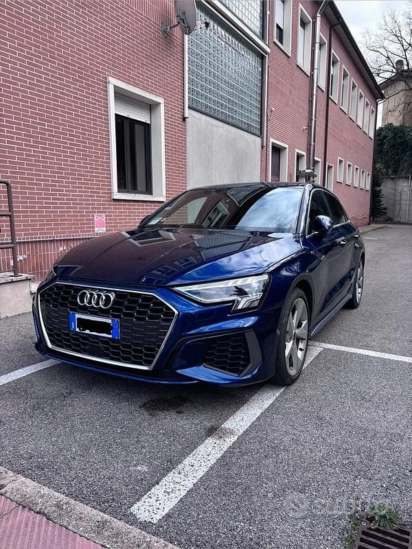 Usata Audi A3 S-Line 150 CV (110 kW) 2024 Blu Berlina