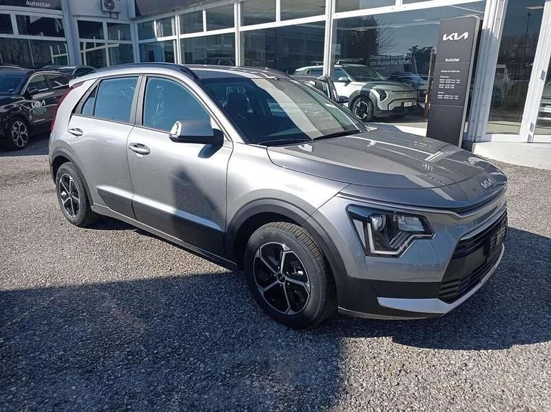 Nuova Kia Niro 126 CV (92 kW) 2026 (klg) steel gray SUV