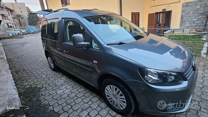 Usata VW Caddy 102 CV (75 kW) 2014 Grigio Monovolume