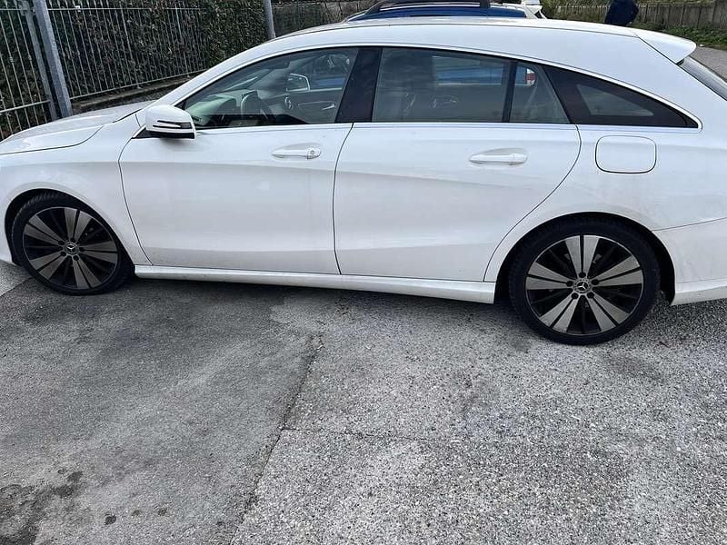 Usata Mercedes CLA220 Shooting Brake 170 CV (125 kW) 2019 Station wagon