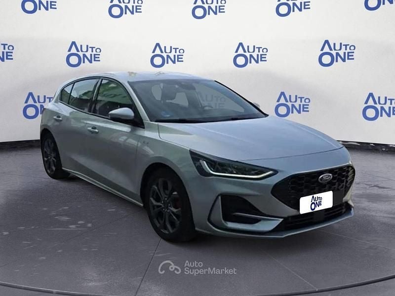 Grigio Usata 2025 Ford Focus ST-Line Berlina | 18.900 € (Super prezzo) - Immagine 1/1