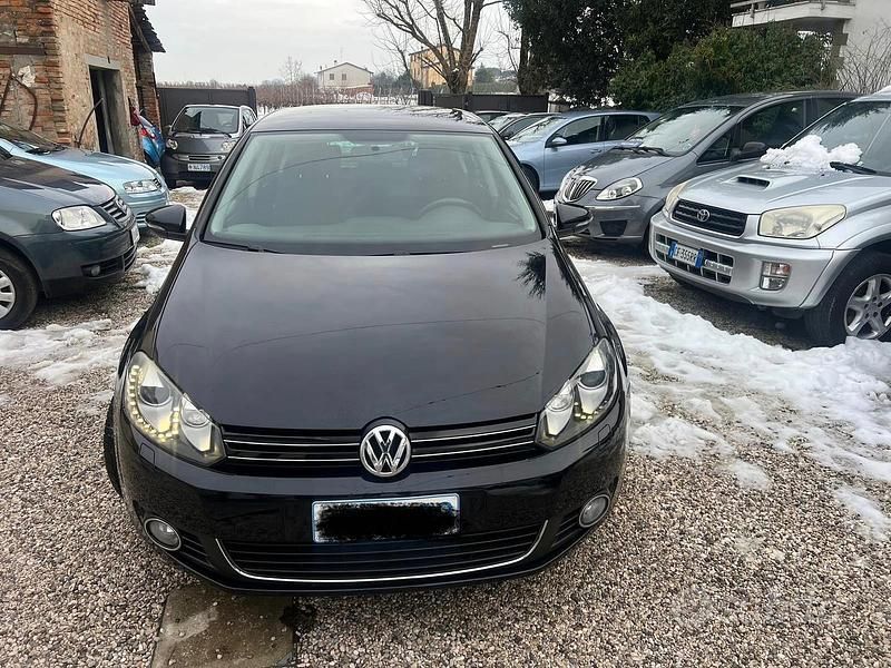 Nero Usata 2012 VW Golf Highline Tre volumi | 7300 € (Buon prezzo) - Immagine 1/4
