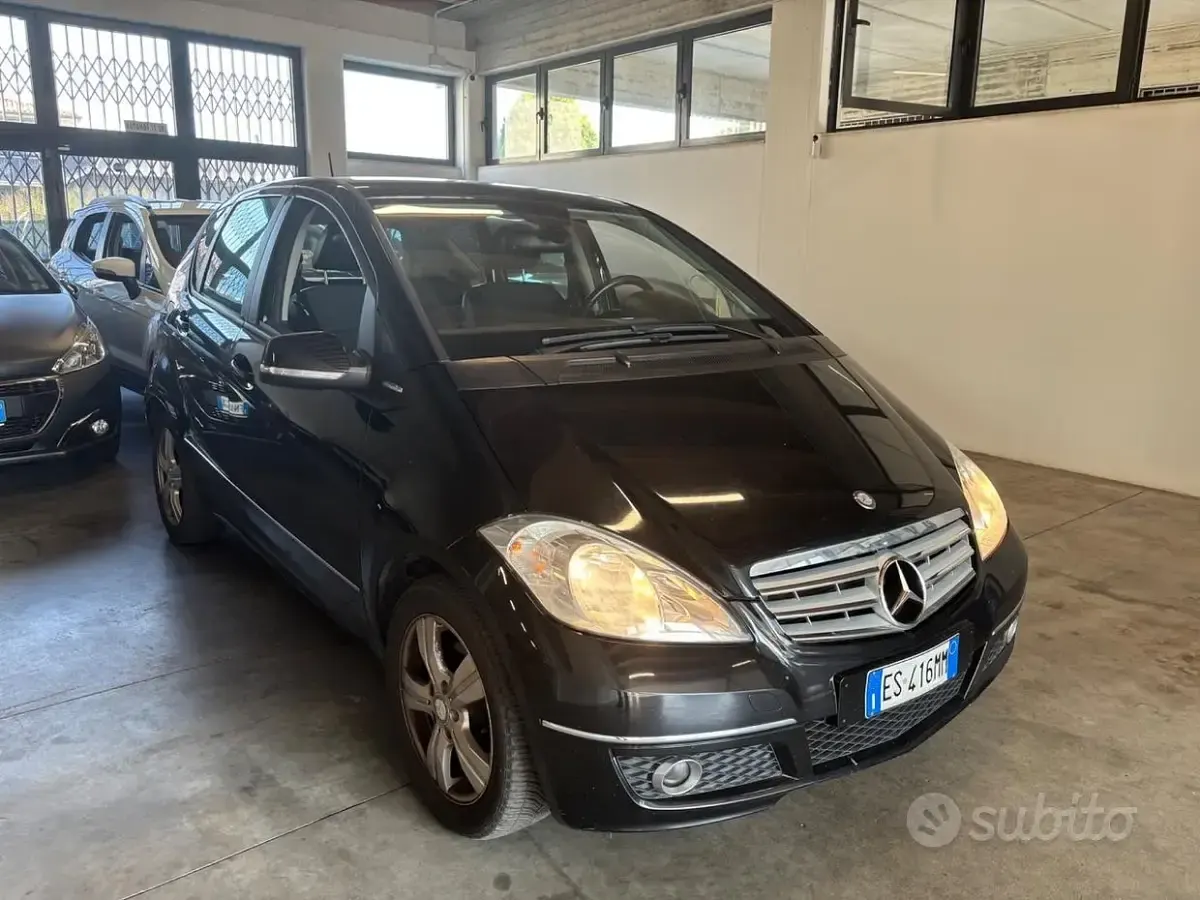 Usata Mercedes A160 95 CV (69 kW) 2012 Nero Utilitaria