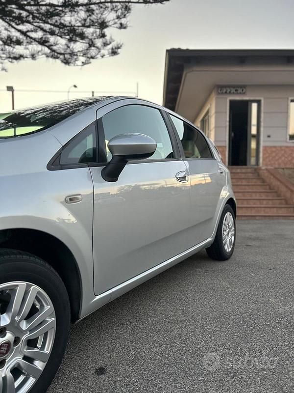 Usata Fiat Punto 75 CV (55 kW) 2013 Grigio Utilitaria