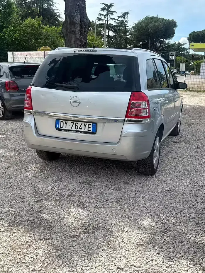 Usata Opel Zafira Cosmo 150 CV (110 kW) 2009 Grigio Monovolume