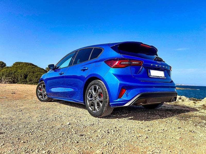 Usata Ford Focus ST-Line X 125 CV (91 kW) 2024 Blu/azzurro Berlina