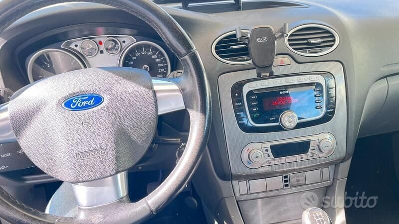 Usata Ford Focus Titanium 110 CV (80 kW) 2009 Grigio Berlina