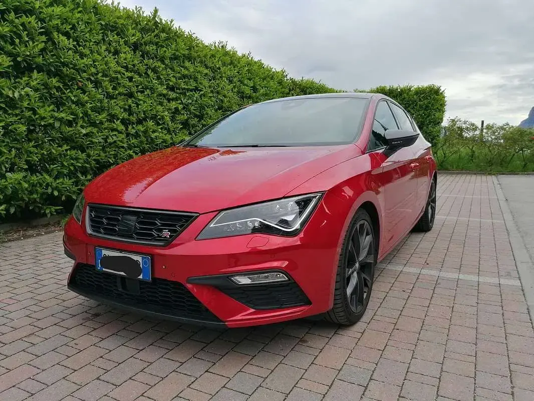 Usata Seat Leon Black Edition 150 CV (110 kW) 2020 Rosso Berlina