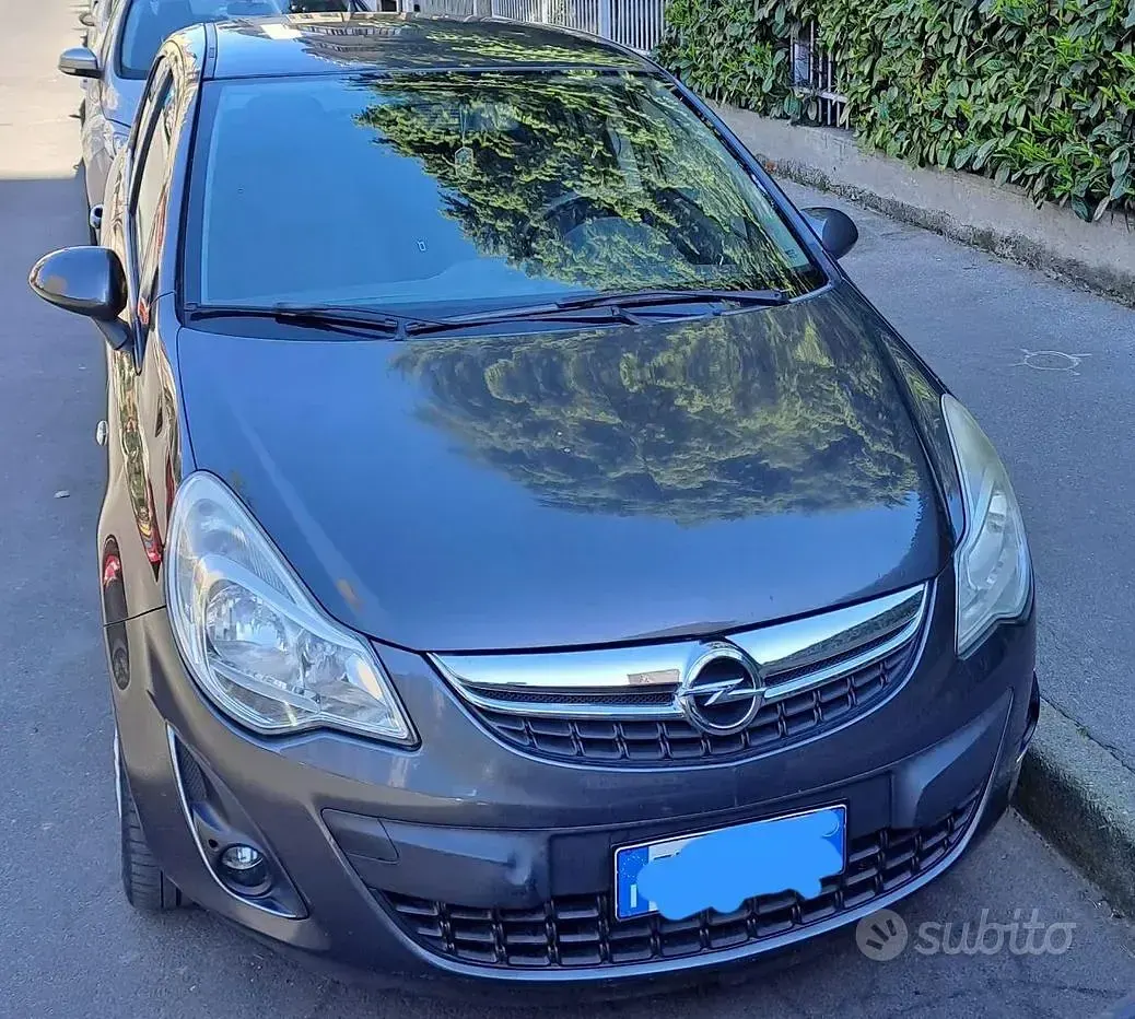 Usata Opel Corsa 75 CV (55 kW) 2012 Grigio Utilitaria