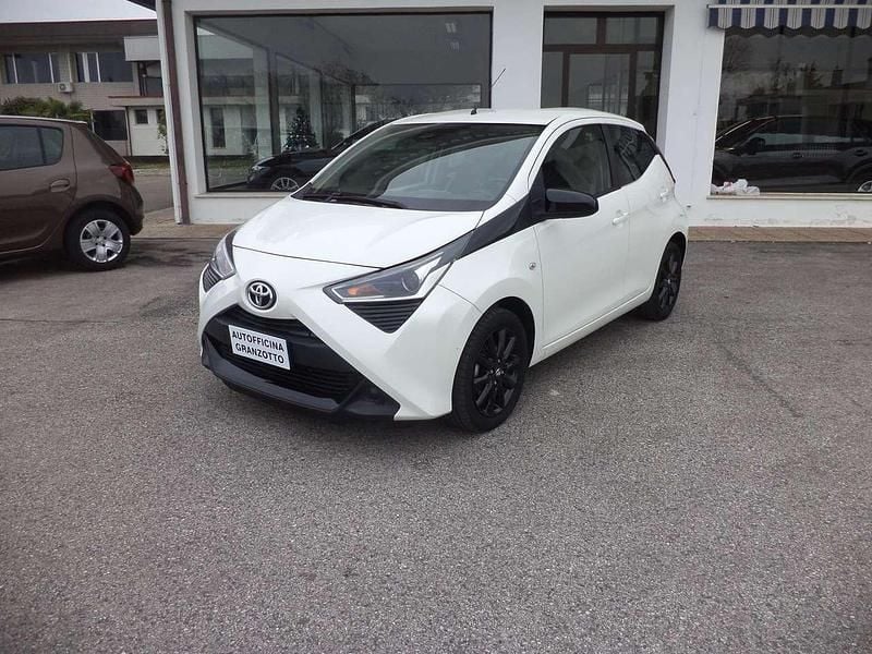 Bianco Usata 2020 Toyota Aygo Trend Due volumi | 11.500 € (Ottimo prezzo) - Immagine 1/4