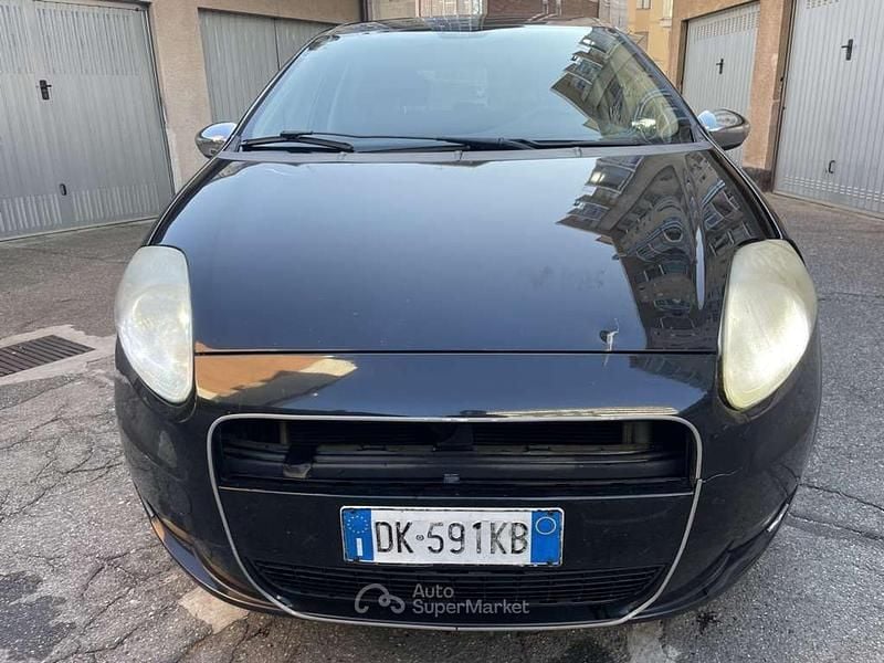 Usado Fiat Grande Punto Sport 90 HP (66 kW) 2008 Preto Citadino