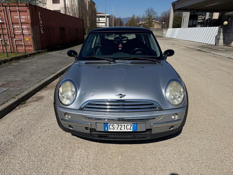 Usata Mini One D 75 CV (55 kW) 2004 Argento Utilitaria