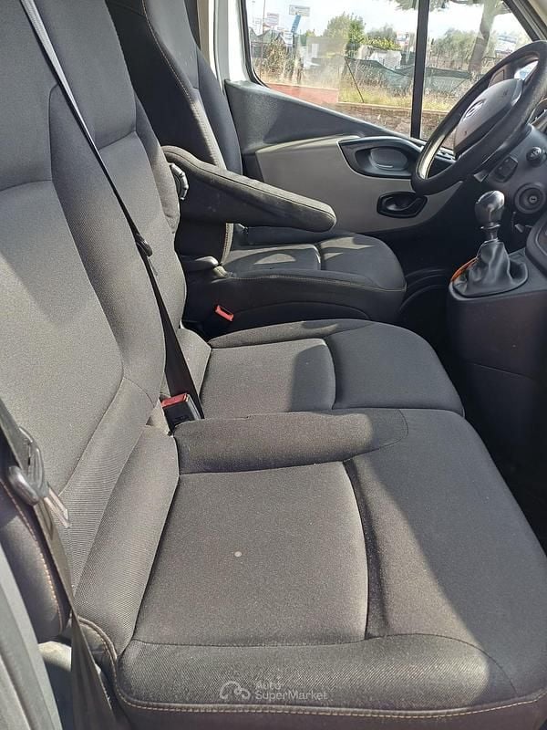 Usata Renault Trafic 120 CV (88 kW) 2015 Monovolume