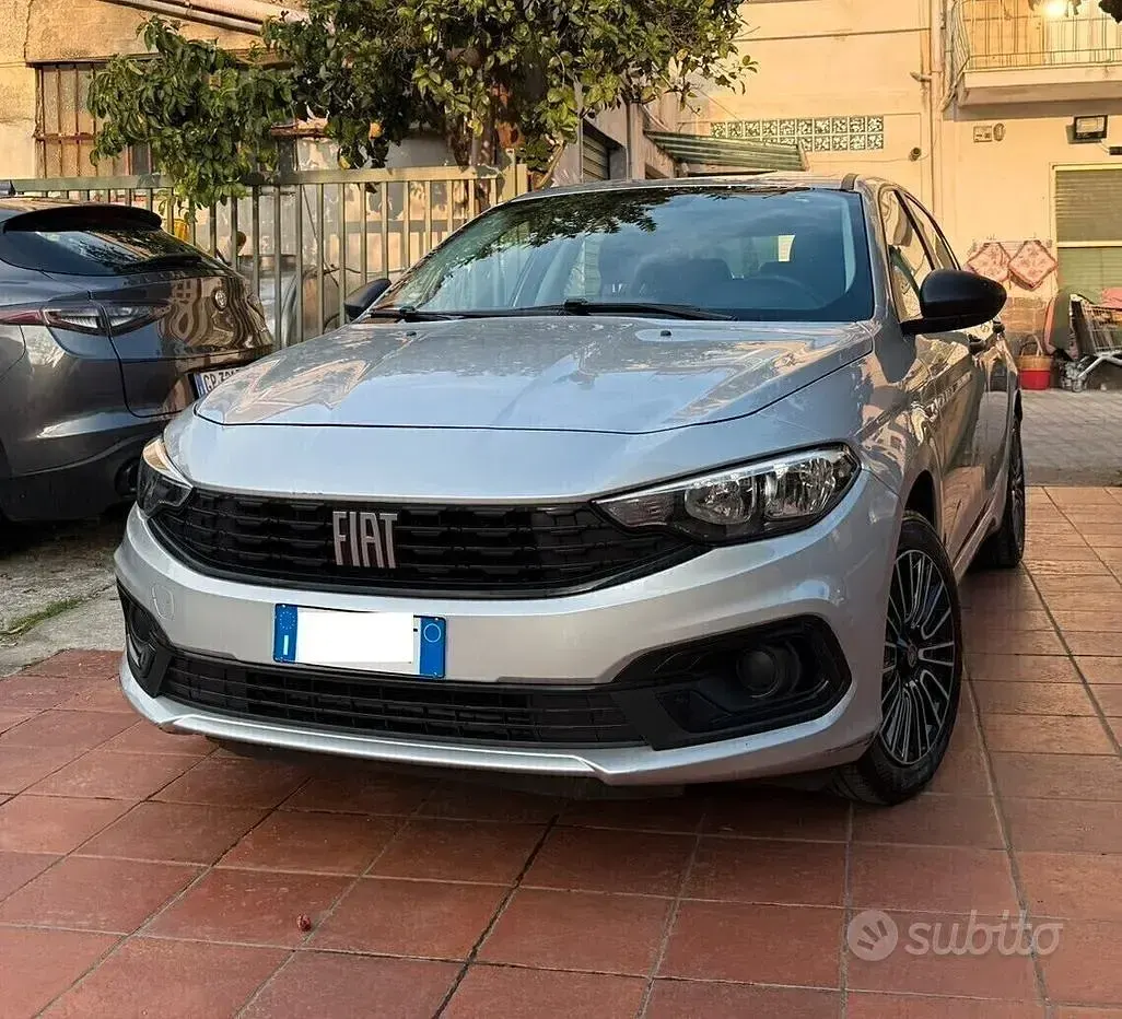 Usata Fiat Tipo 101 CV (74 kW) 2023 Grigio Berlina