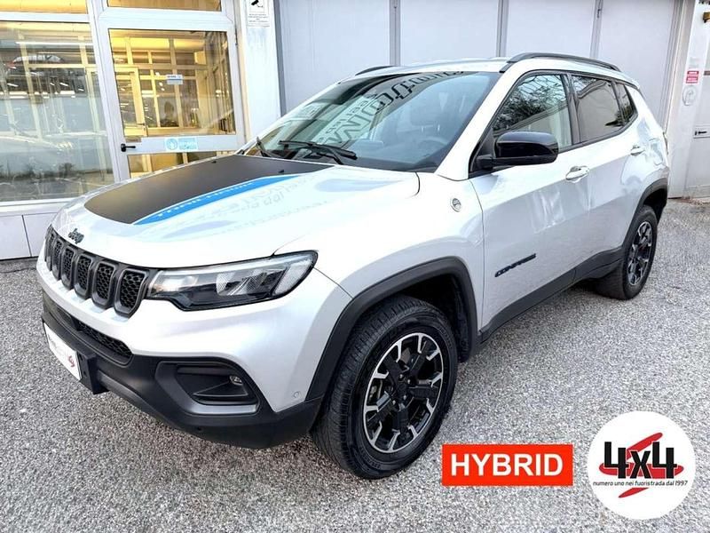 Argento Usata 2022 Jeep Compass Trailhawk SUV | 19.900 € (Buon prezzo) - Immagine 1/4