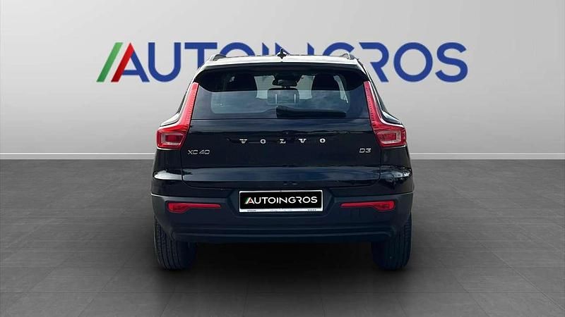 Usata Volvo XC40 Momentum 150 CV (110 kW) 2020 Nero SUV