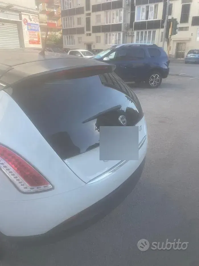 Usata Lancia Delta 120 CV (88 kW) 2012 Bianco Utilitaria