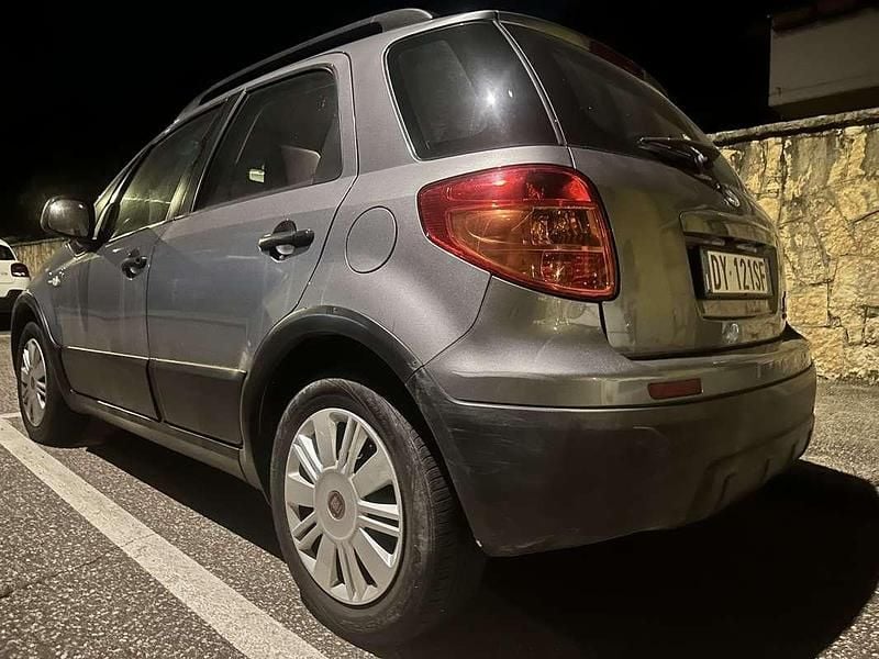 Usata 2009 Fiat Sedici Dynamic SUV | 5500 € (Buon prezzo) - Immagine 1/4