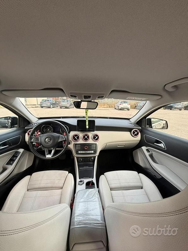 Usata Mercedes A180 Business 109 CV (80 kW) 2016 Nero Berlina