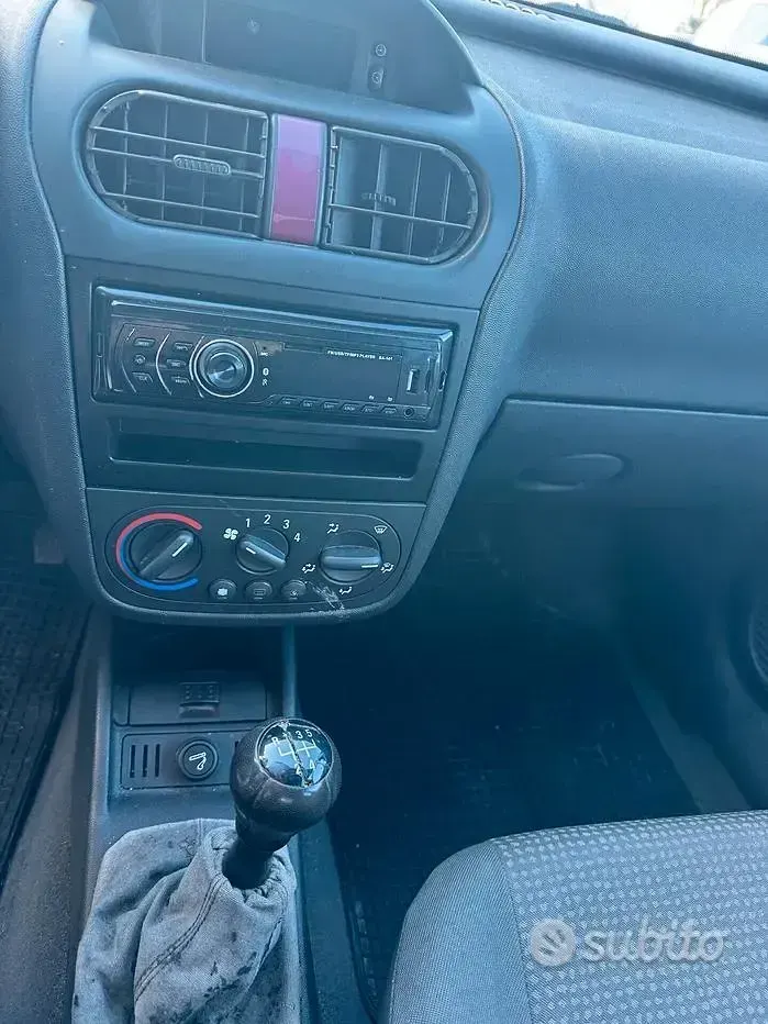 Usata Opel Corsa Enjoy 69 CV (50 kW) 2003 Grigio Utilitaria