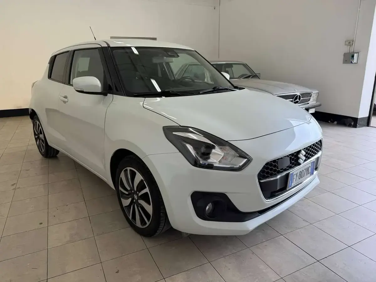 Usata Suzuki Swift Cool 90 CV (66 kW) 2019 Bianco Utilitaria