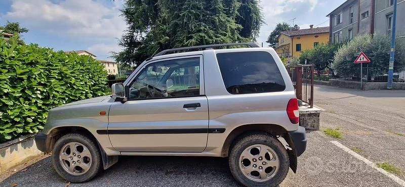 Usata Mitsubishi Pajero 120 CV (88 kW) 2000 Grigio SUV