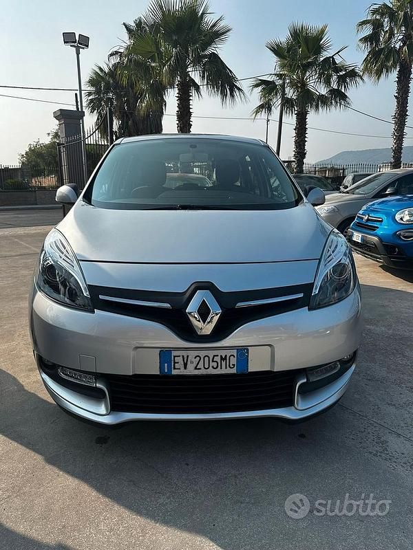 Usata Renault Scénic III XMOD 110 CV (80 kW) 2014 Argento Monovolume
