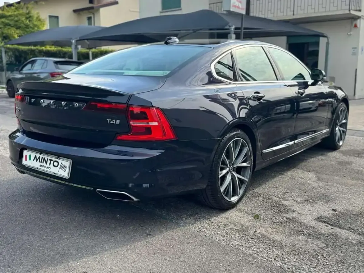 Usata Volvo S90 Inscription 190 CV (139 kW) 2018 Blu Berlina