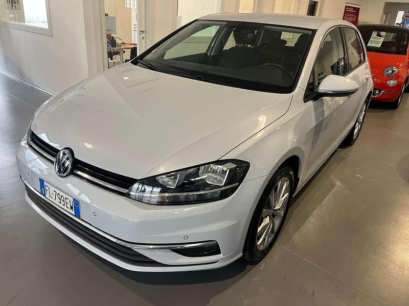 Grigio Usata 2017 VW Golf Trendline Tre volumi | 10.950 € - Immagine 1/4
