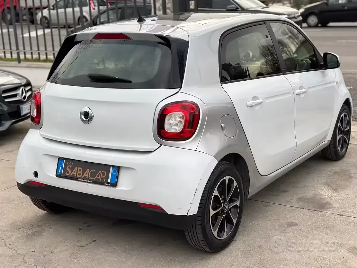 Usata Smart ForFour Prime 90 CV (66 kW) 2016 Bianco Utilitaria
